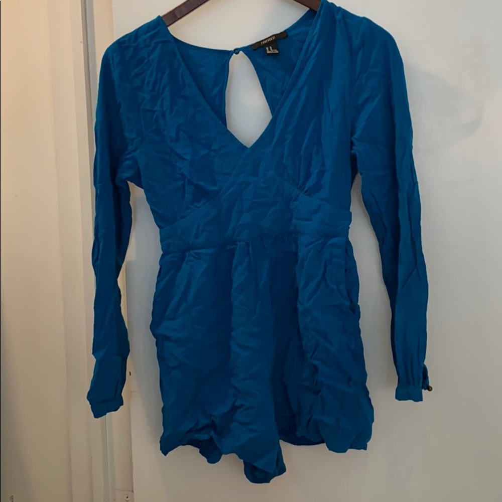Cute forever 21 romper. Open back